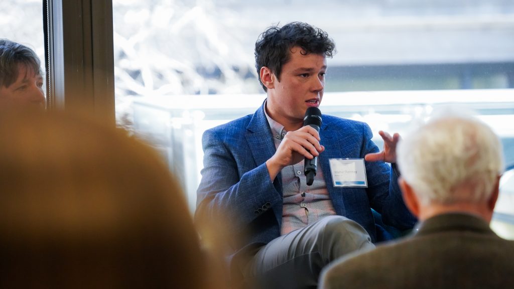  /></p>
<h4><span style=